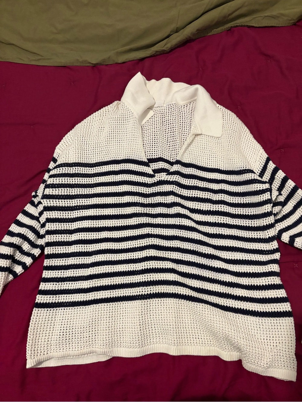 GAP White and Navy Striped V‑Neck Knit Sweater